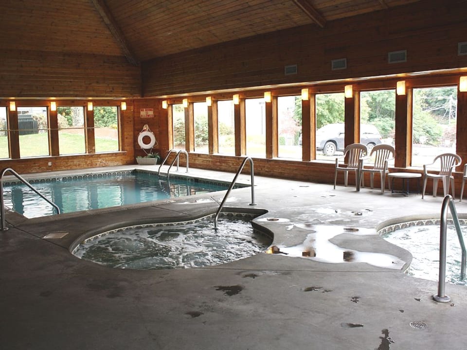 Indoor pool and hot tub
