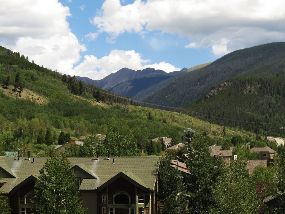 SUMMER VISTA OF THE CONTINENTAL DIVIDE