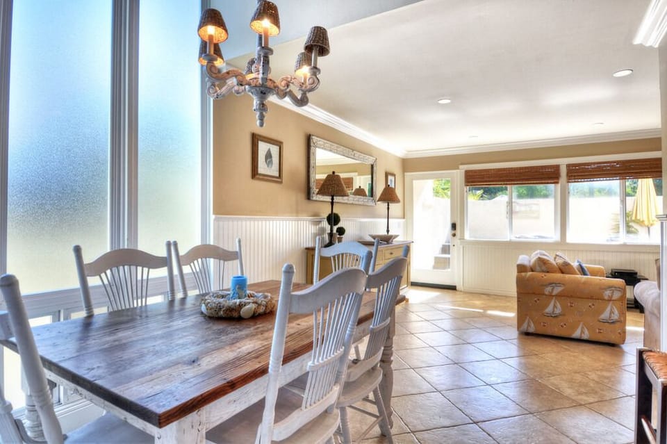 Entry way to your vacation condo in Del Mar