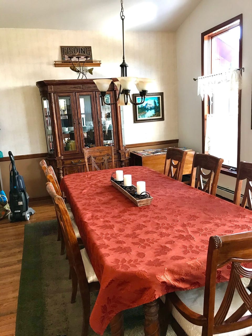 Dining room table (extra pull out table provided - seen in back corner)