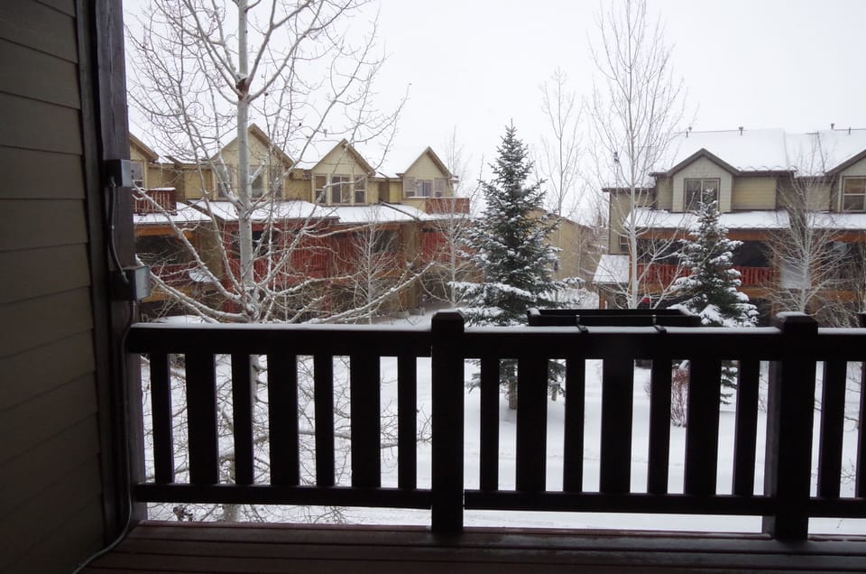 Covered Deck / outdoor seating Area