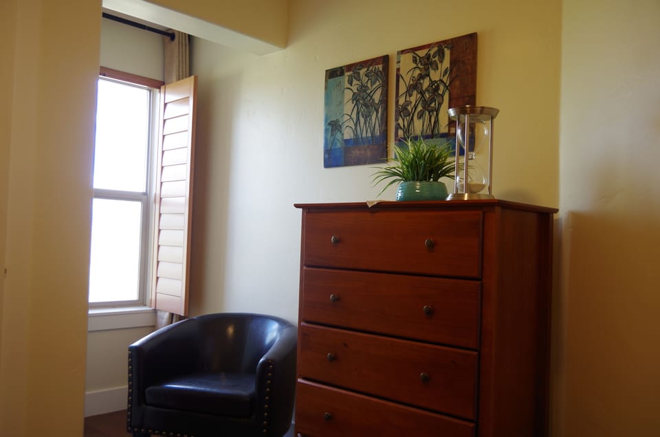 BR #2 Sitting Area