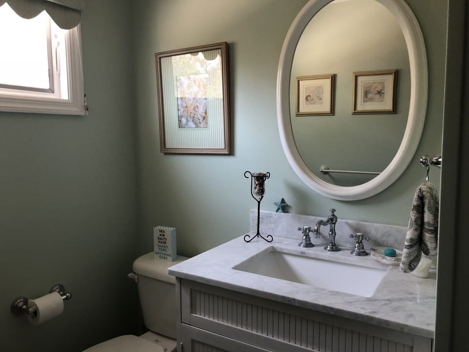 Upstairs Bathroom (second floor)