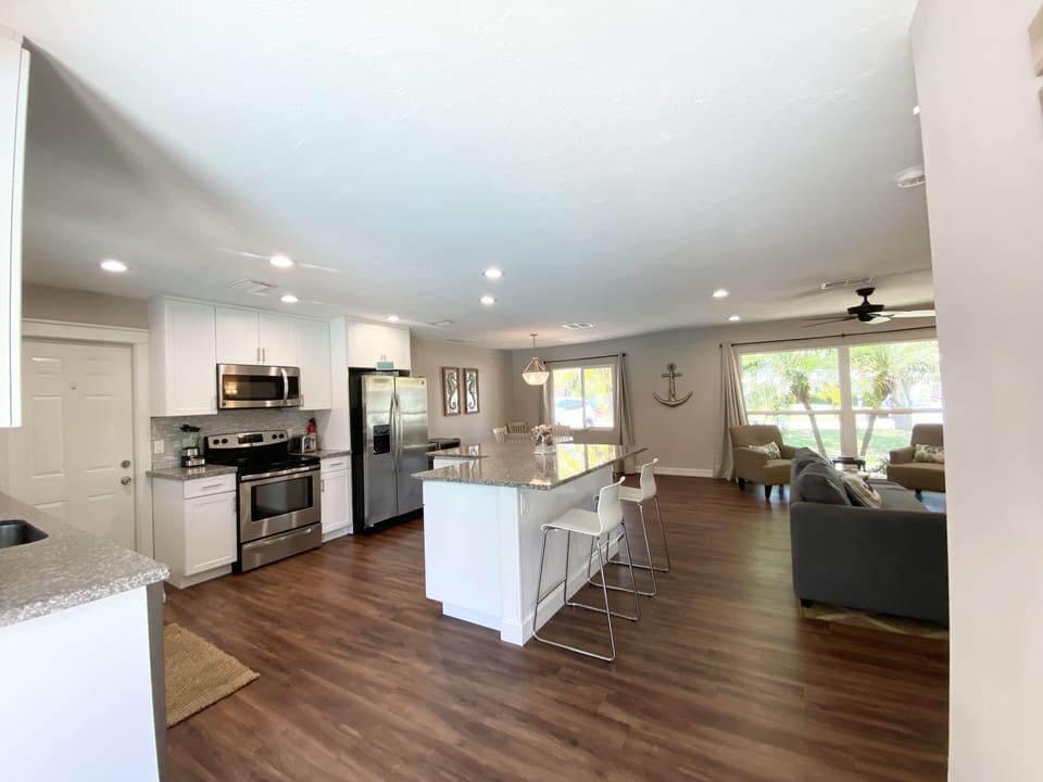 Bright,open floor plan, kitchen has everything you need for a great vacation!
