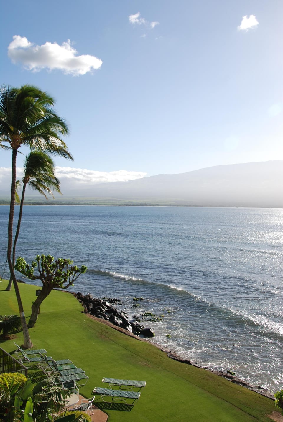 Suntanning options at the pool or by the ocean -- Can't beat this view!