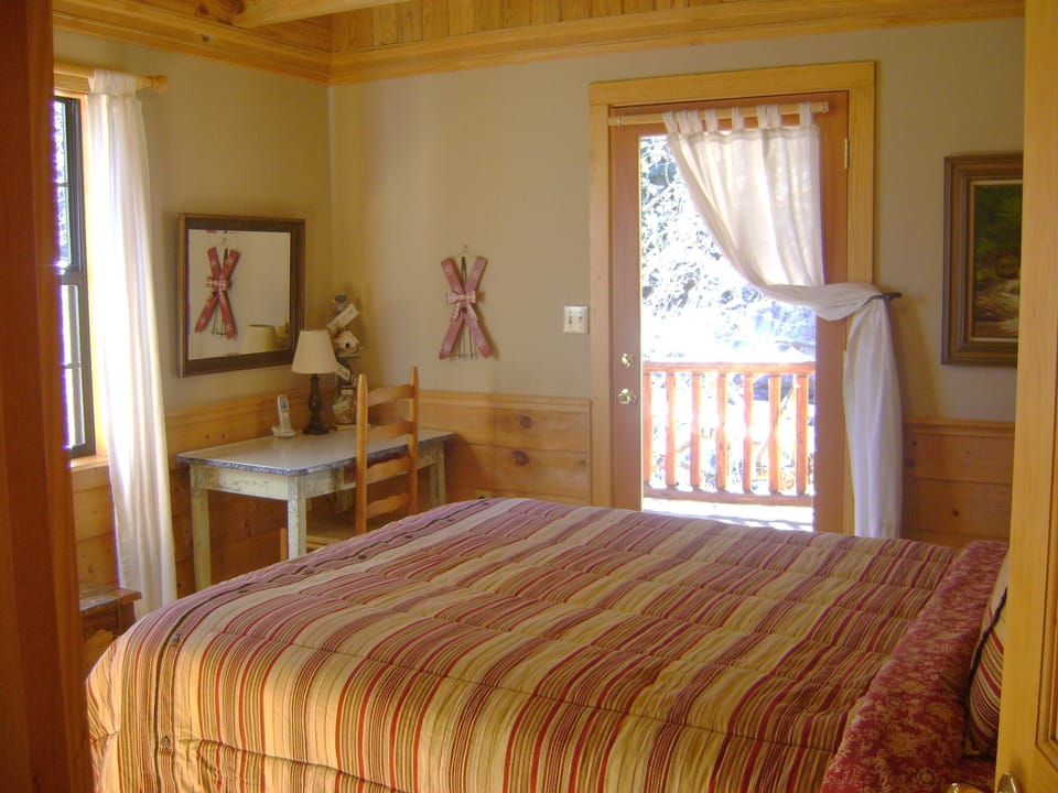 Queen Bedroom