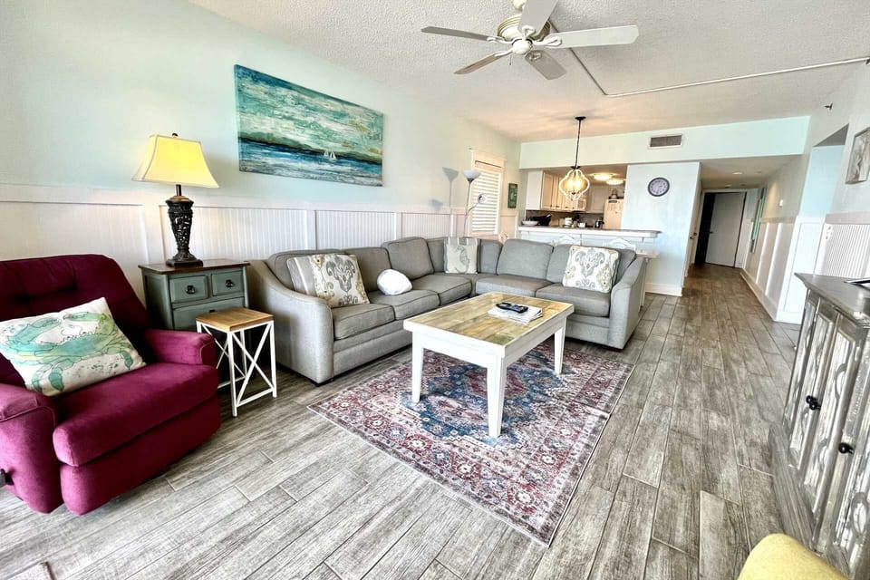 Tropical Winds 304 - Spacious Living Area Seating