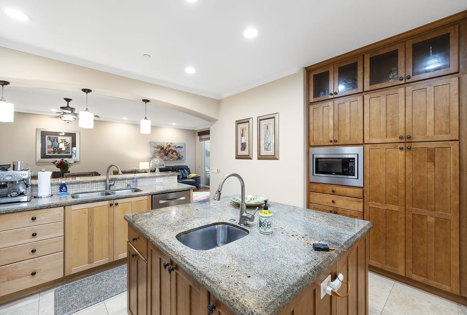 Great open floorplan with kitchen open to family room and living room