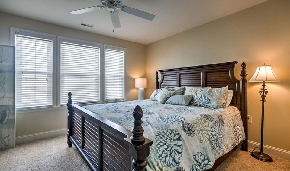 2nd Floor Master Suite w/ King Bed