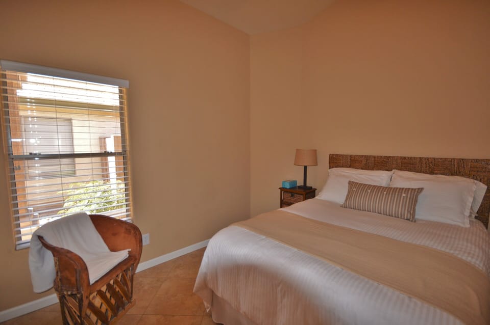 Vaulted ceiling in 3rd bedroom