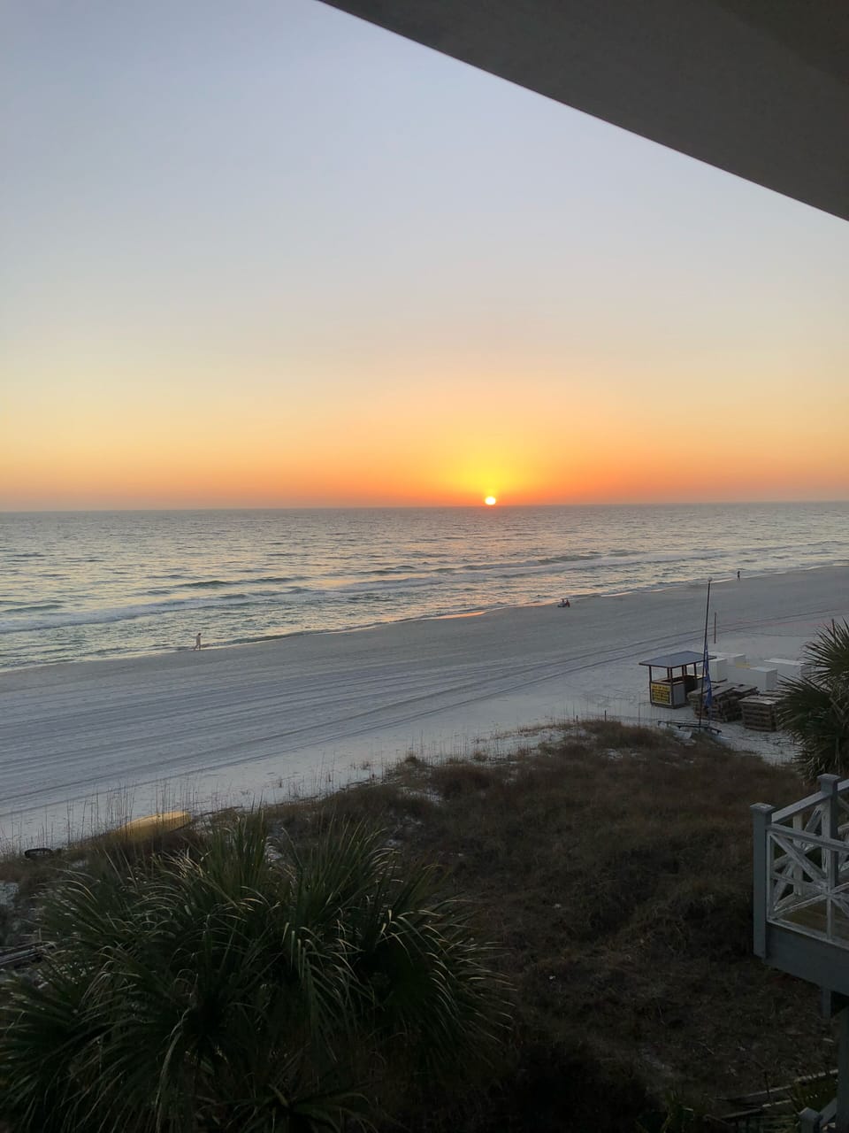 BEAUTIFUL SUNSETS JUST STEPS A WAY TO BEACH WALK WAY