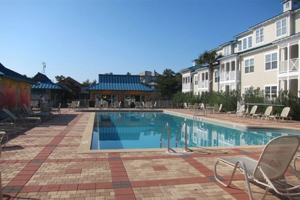 9,000 square ft. pool and facilities at The Villages of Blue Mountain.