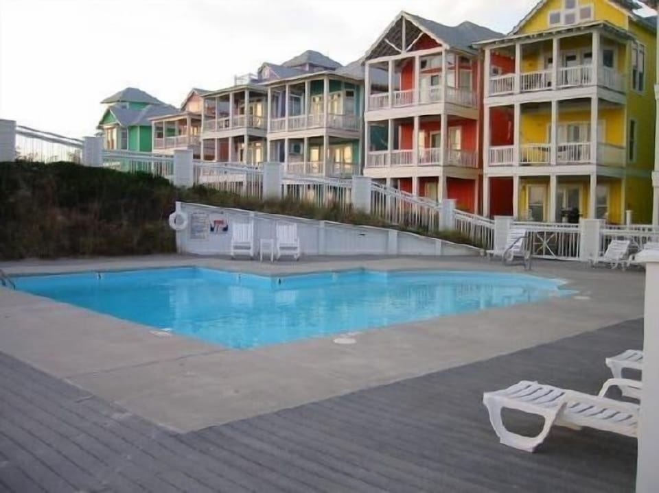 Community Oceanfront Pool