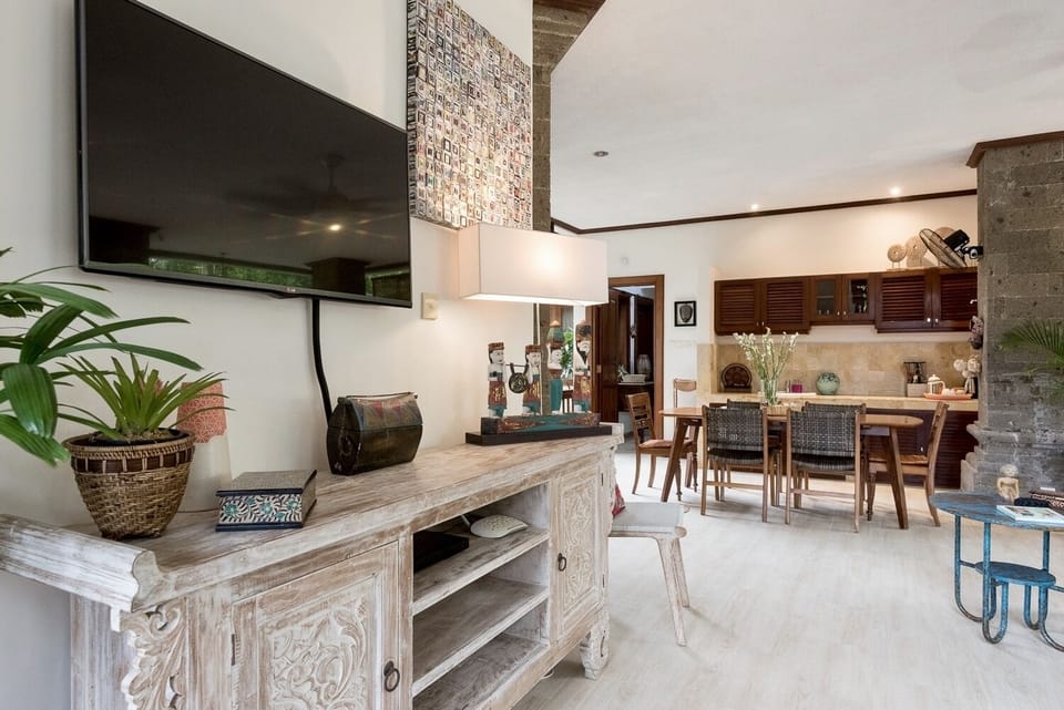 DINING ROOM WITH DOORWAY TO KITCHEN