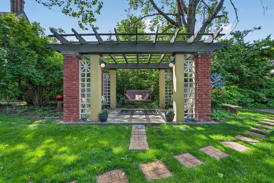 Gazebo located on property nearby Carriage House