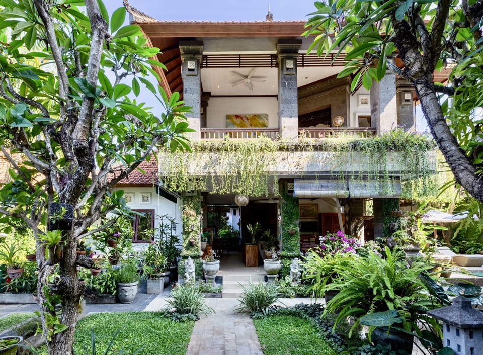 VILLA BAPAK, BALINESE STYLE VILLA WITH OPEN SPACES TO CATCH THE SEA BREEZE