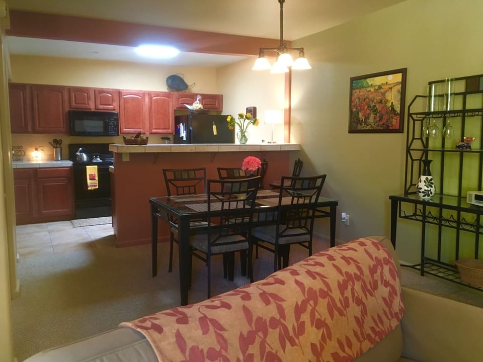 Dining area (there are 6 chairs)