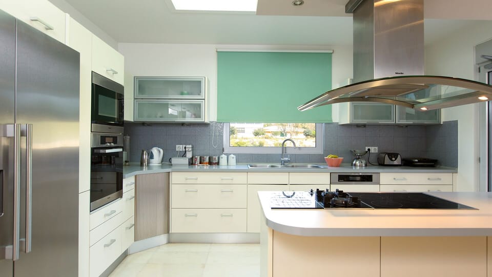 Fully equipped kitchen