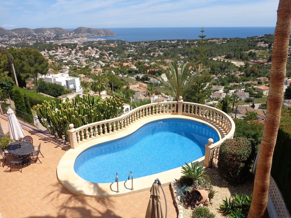 Views across to Moraira and El Portet