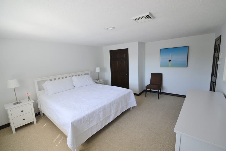 Upstairs, King Bedroom - BR1
