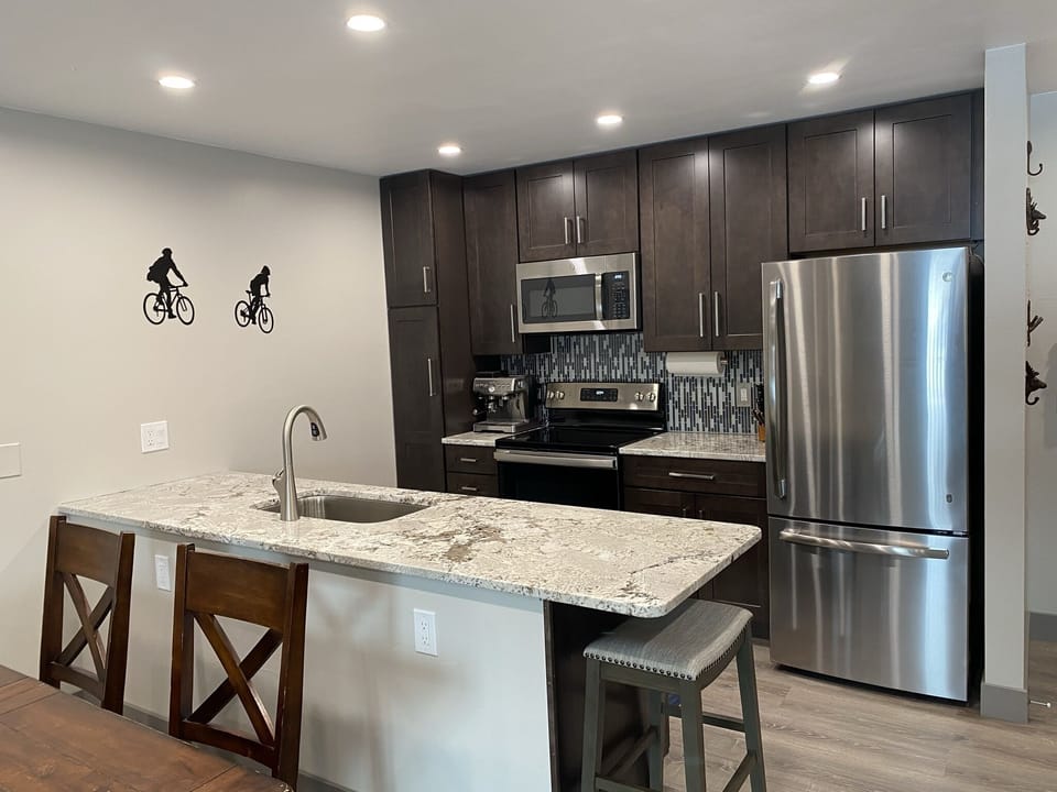 All new kitchen and stainless appliances in 2020