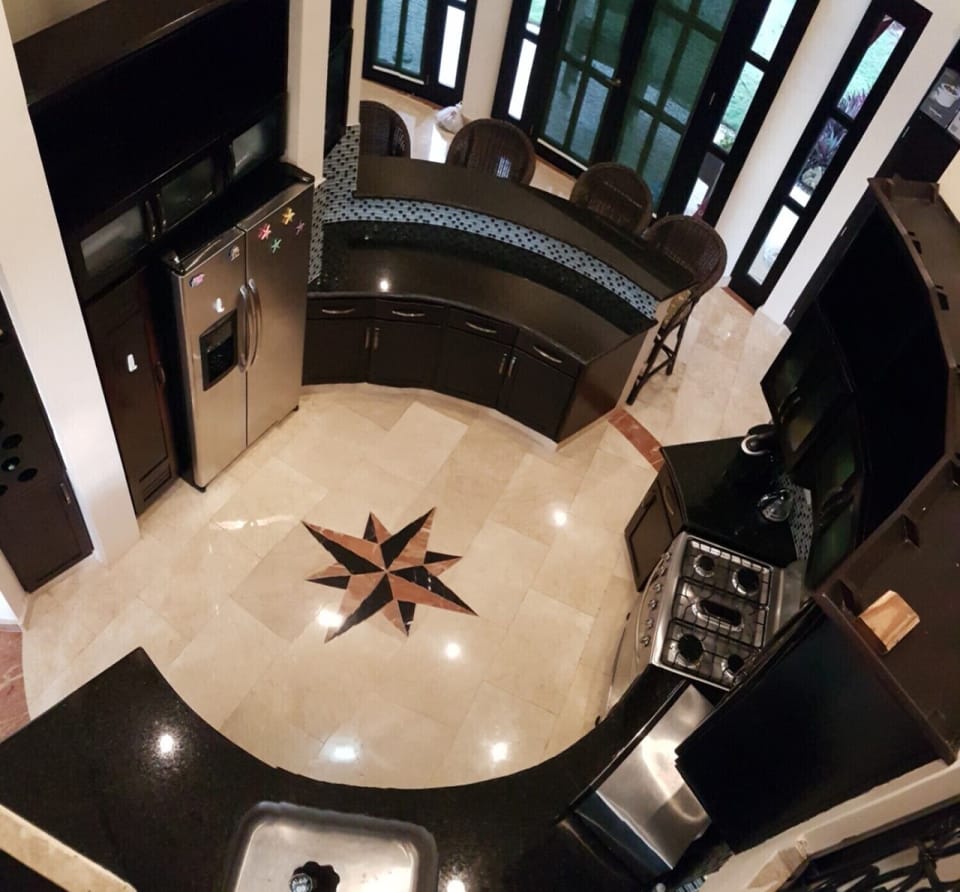 Main Villa Kitchen 