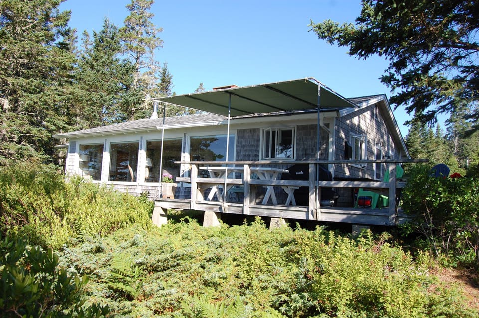 Floor to ceiling panoramic windows