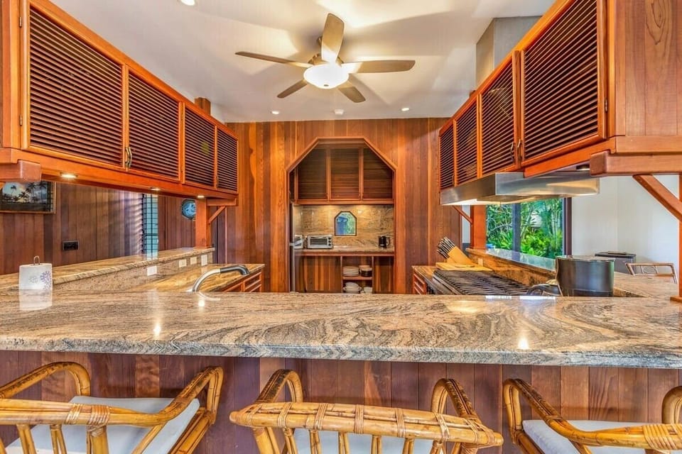 Kitchen wrap-around Bar Counter