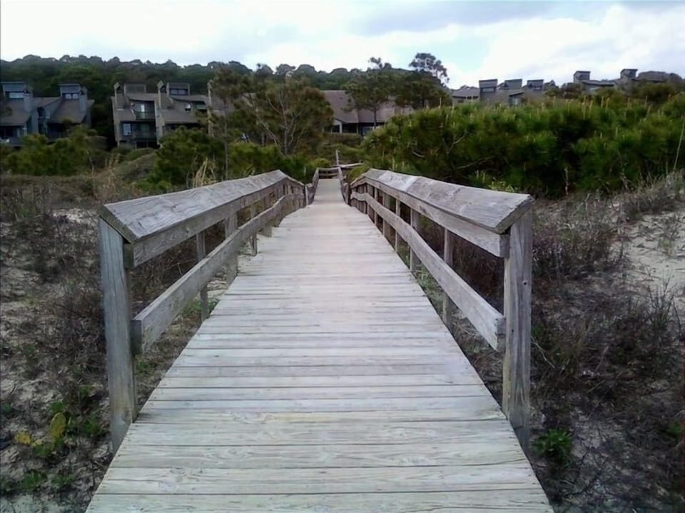 boardwalk to beach access