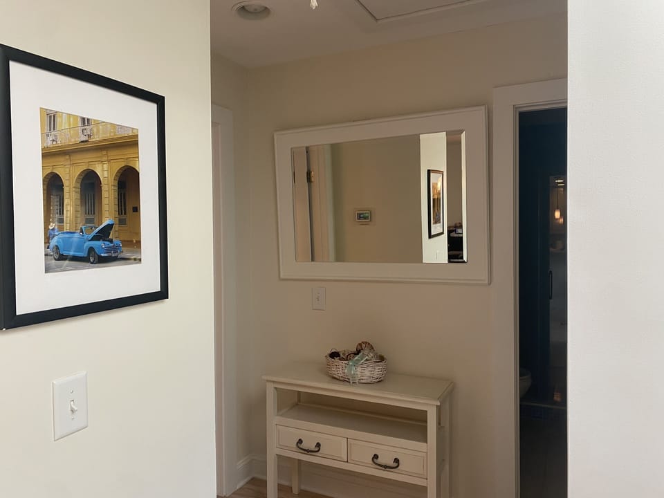 hallway between bedrooms