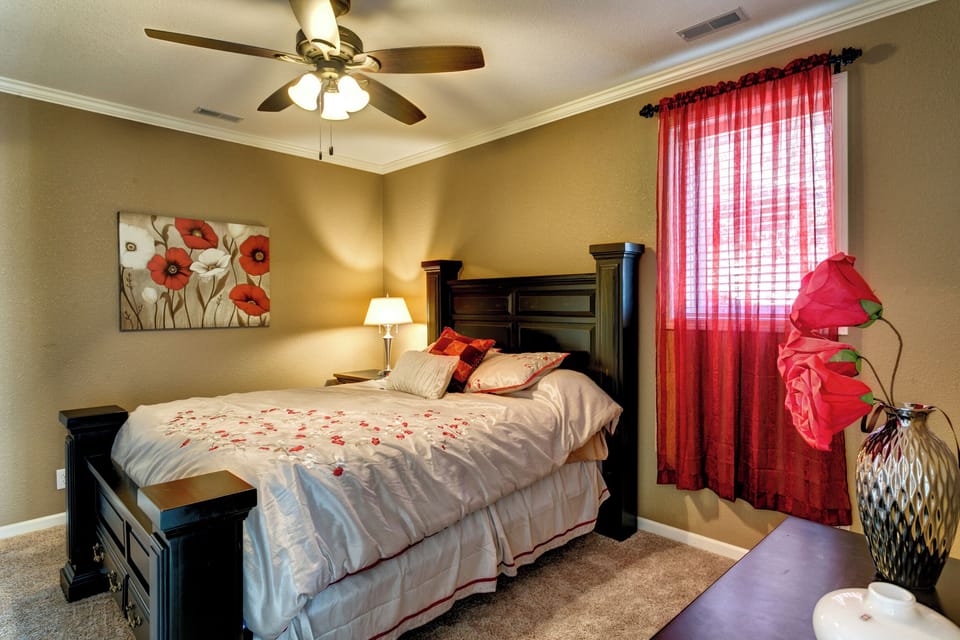 Lower level master (king bed)