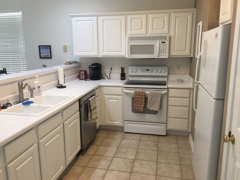 Full size kitchen, with toaster, Keurig, electric stove/oven, quiet dishwasher