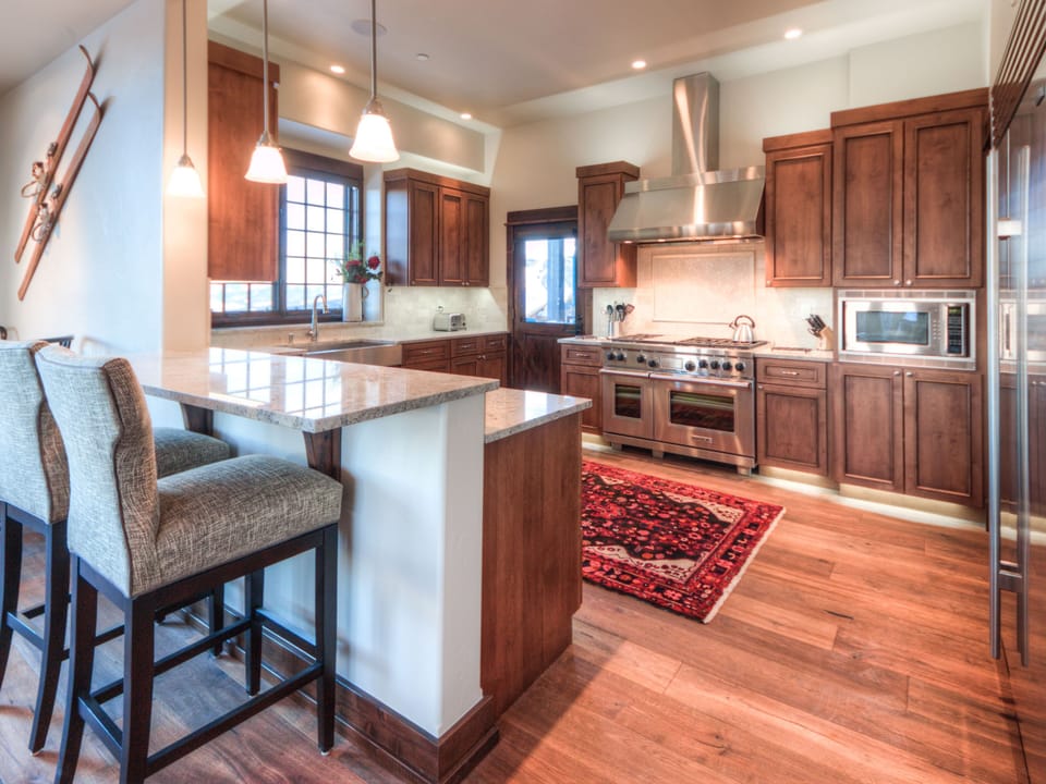 Cowboy Heaven Luxury Suite 7A, Kitchen 1