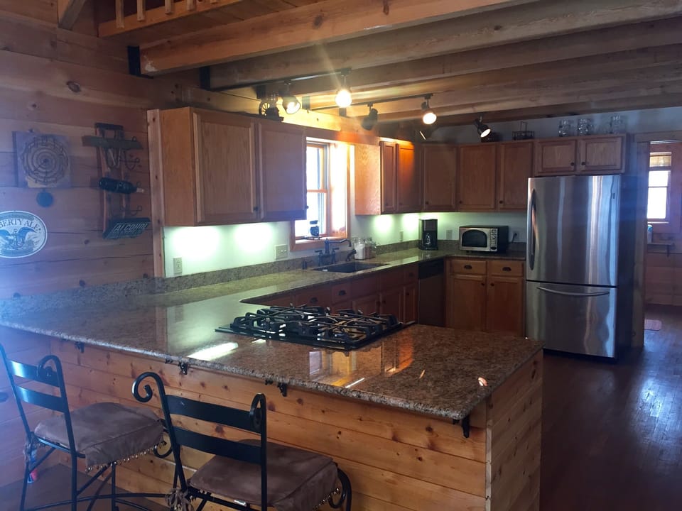 Fully Equipped Kitchen w/ SS Appliances & Granite Countertops