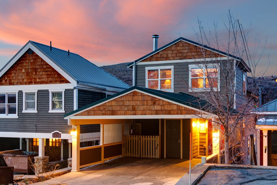 Welcome to Olcha House │ Easy Walk to Main Street & Town Lift!
