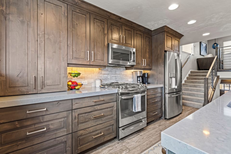 Kitchen │ Gas Stove Top, Electric Oven and Microwave