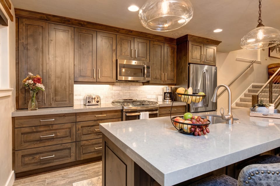 Kitchen │ Fully-Stocked For the Enthusiastic Home Chef