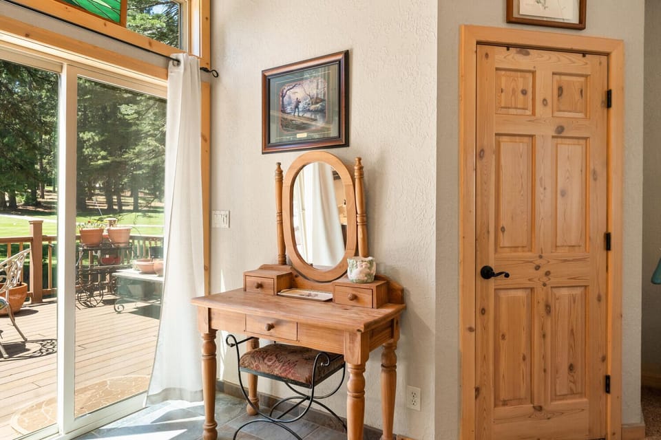 Primary Vanity & Walk-In Closet 