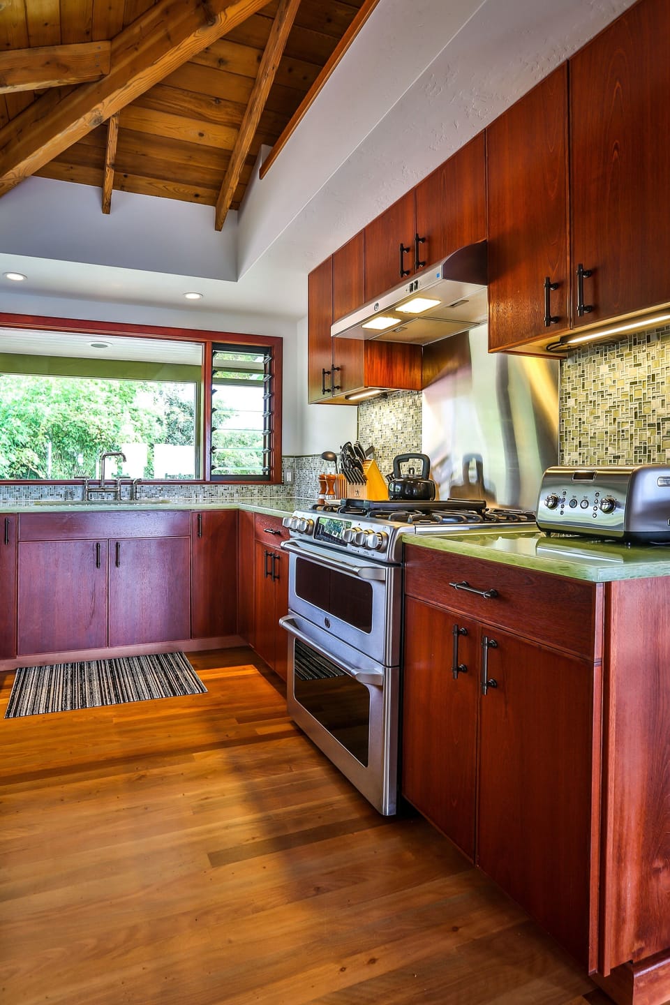 Kitchen in the  Ocean Suite
Well appointed w/Top Notch Everything
