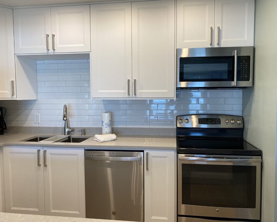 ... and stainless steel appliances
