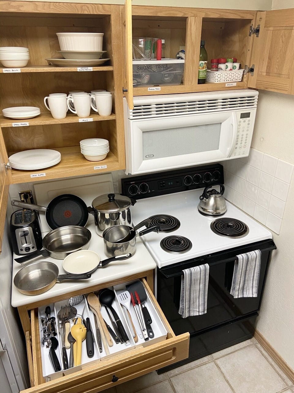 Upgraded cookware and dishes. Everything you need for easy cooking at home!