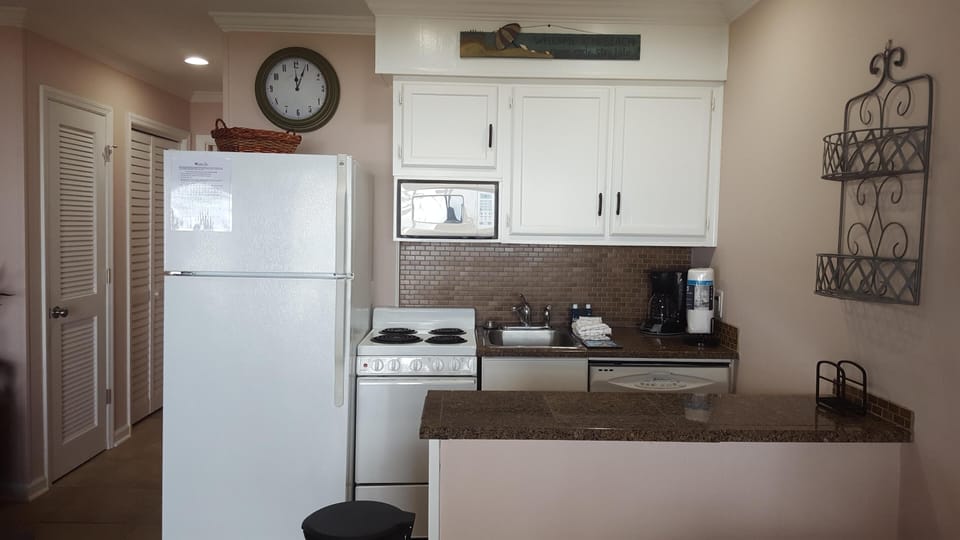 Feeling hungry?  Here's your well-equipped kitchen..all the comforts of home.