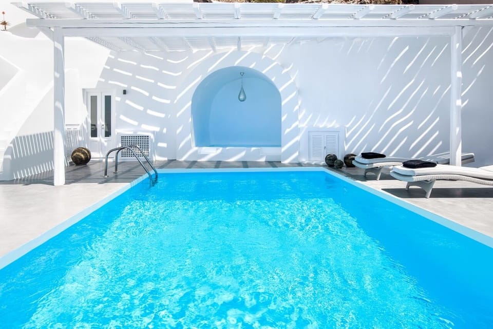 Erossea villa private Heated pool and Jacuzzi fascilities 