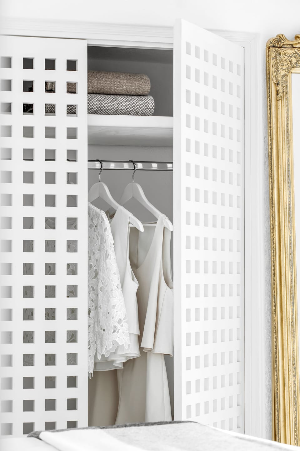 Erossea Villa / Villa level Master bedroom 2 wardrobe 