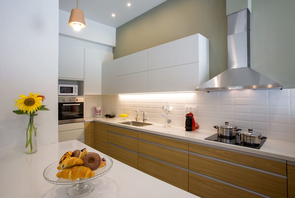 The kitchen is totally functional and fully equipped!