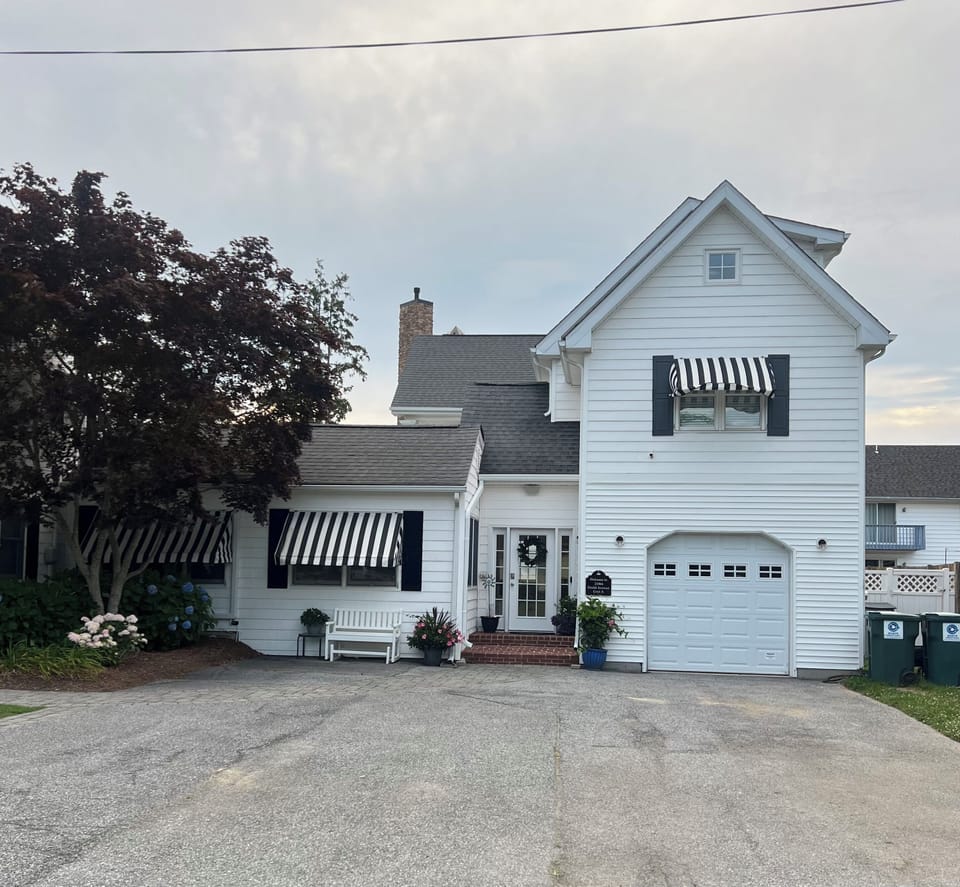 Front entrance Dodd House