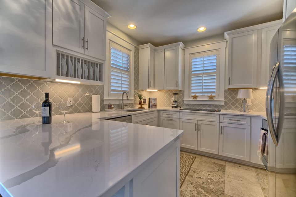 New "Chefs kitchen" 2022 all new Quartz tops, new cabs, new appliances