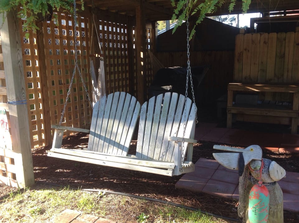 Porch swing