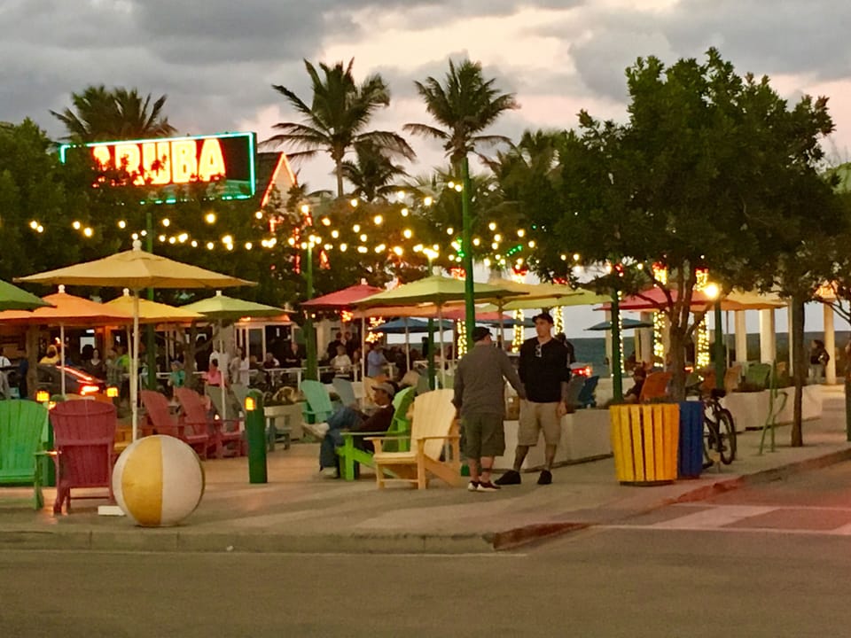 At Commercial and the ocean is the very walkable Downtown Lauderdale by the Sea