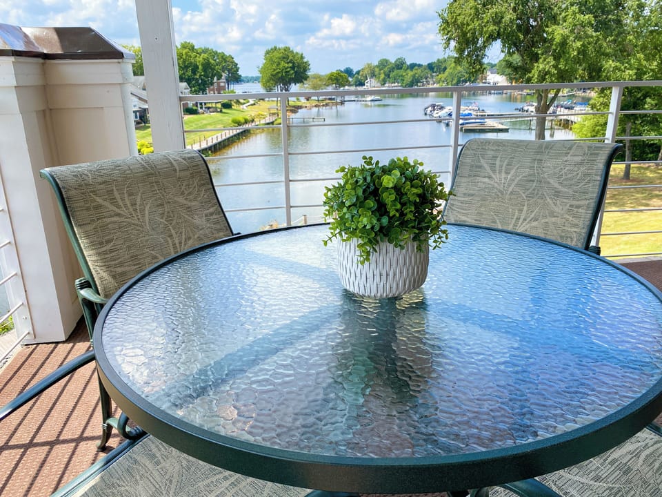 Outdoor seating!